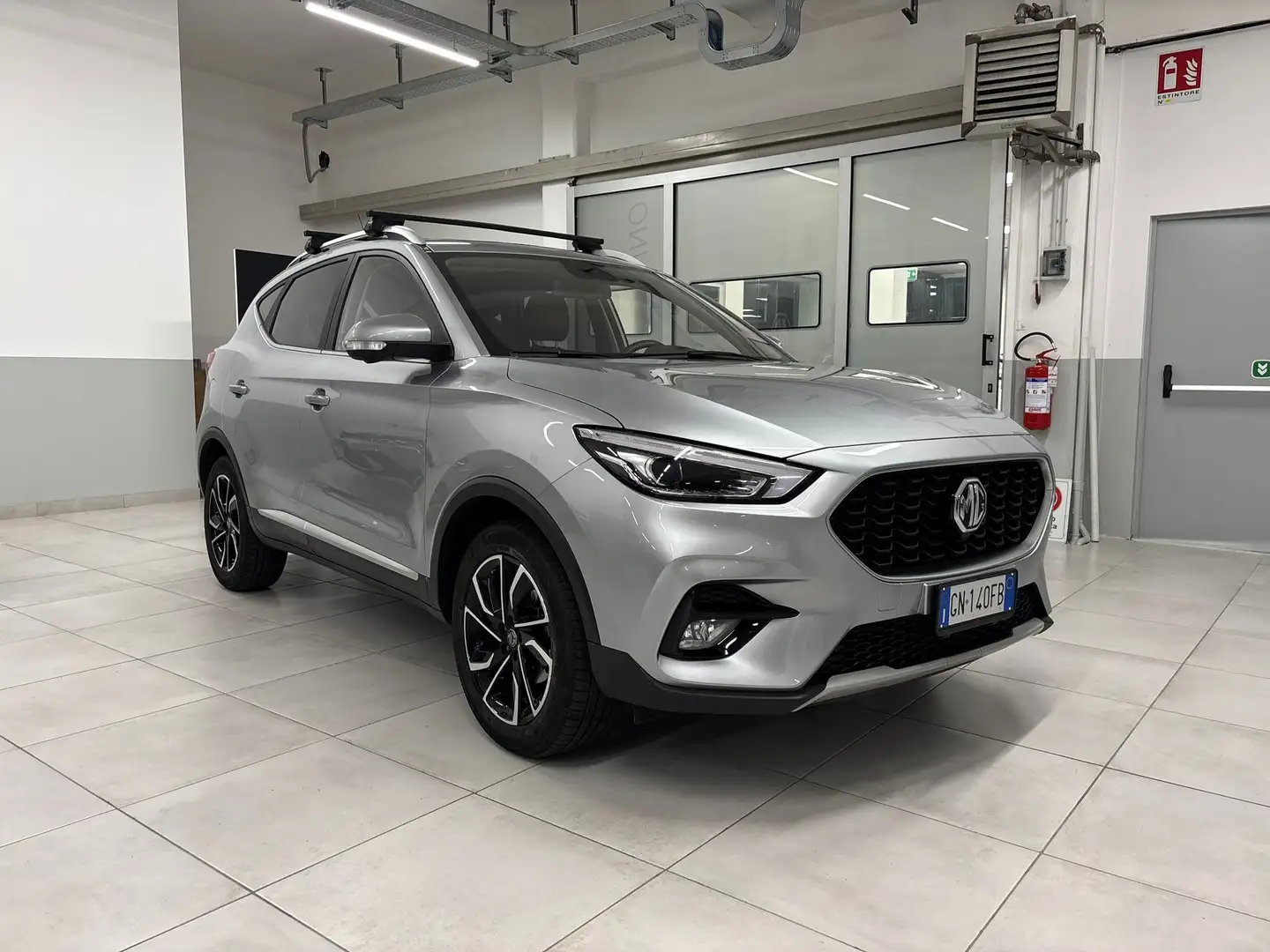 MG ZS 1.0 Luxury Grigio - 1