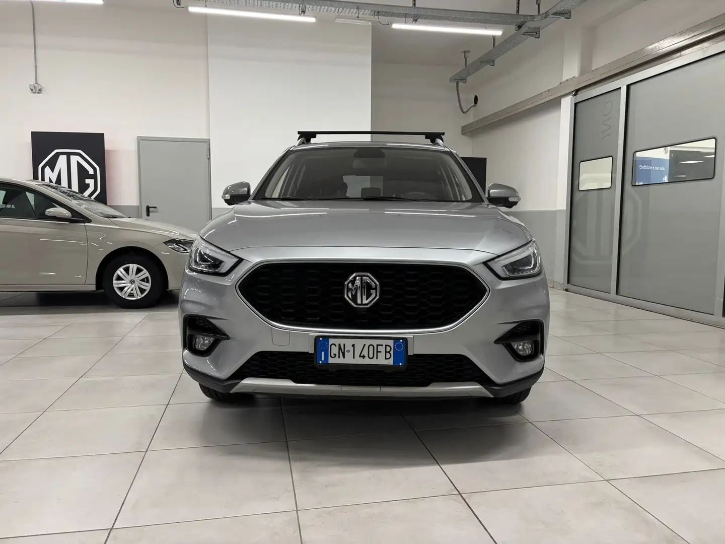 MG ZS 1.0 Luxury Grigio - 2