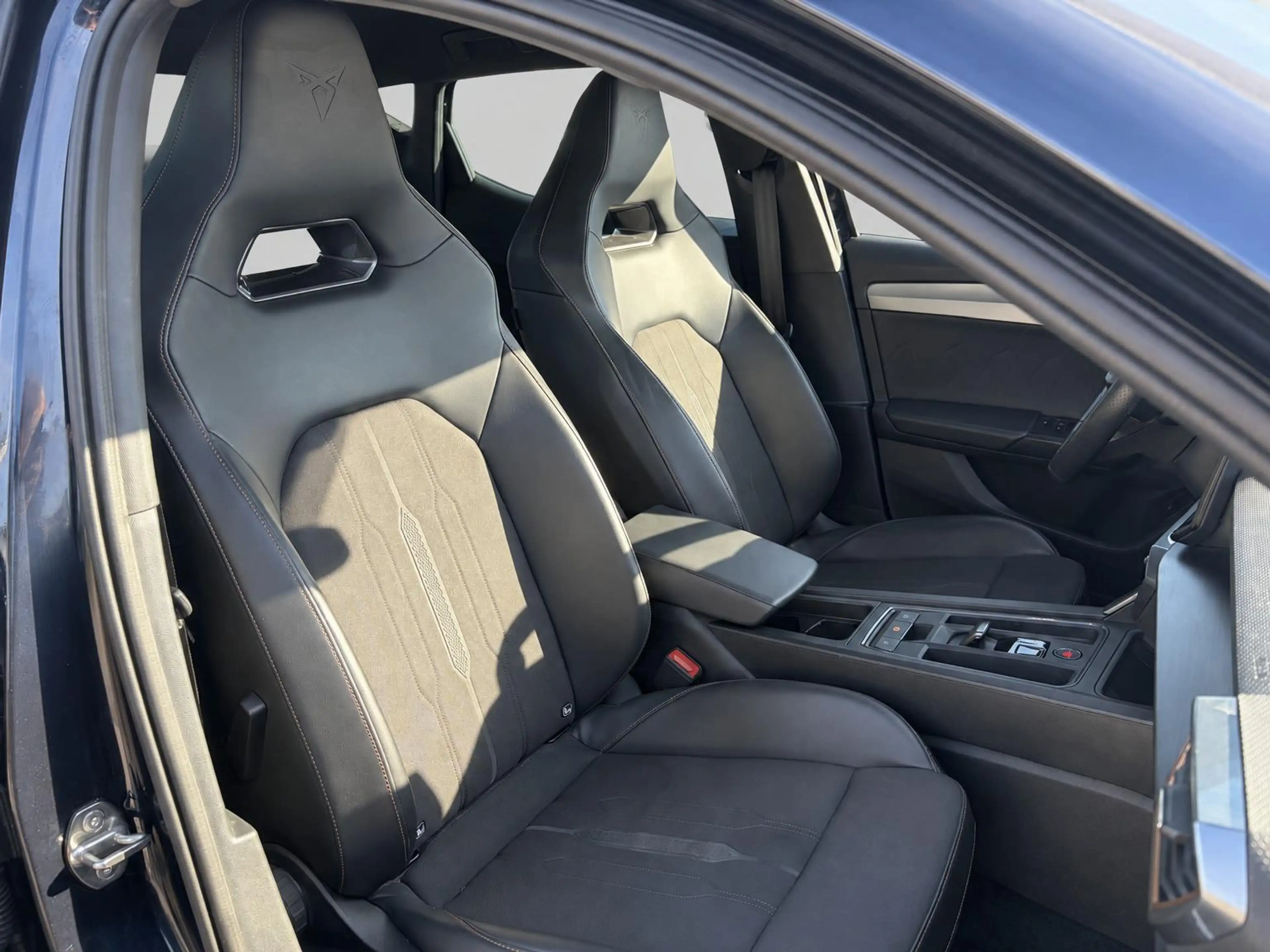 CUPRA Leon 1.4 e-Hybrid Business — photo 14