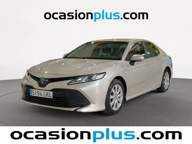 Toyota Camry Híbrido Business Aut.