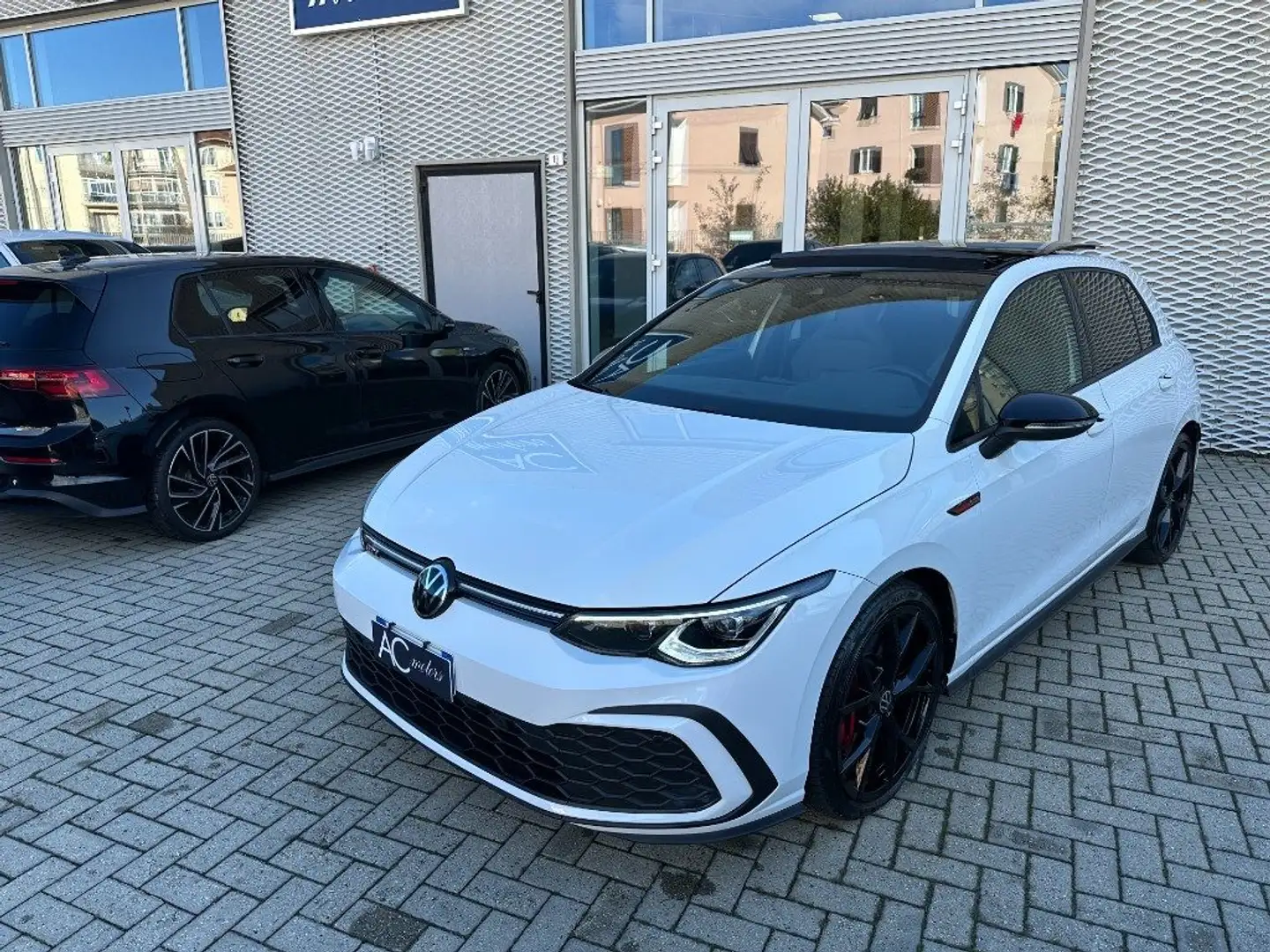 Volkswagen Golf GTI 2.0 TSI GTI DSG Bianco - 2