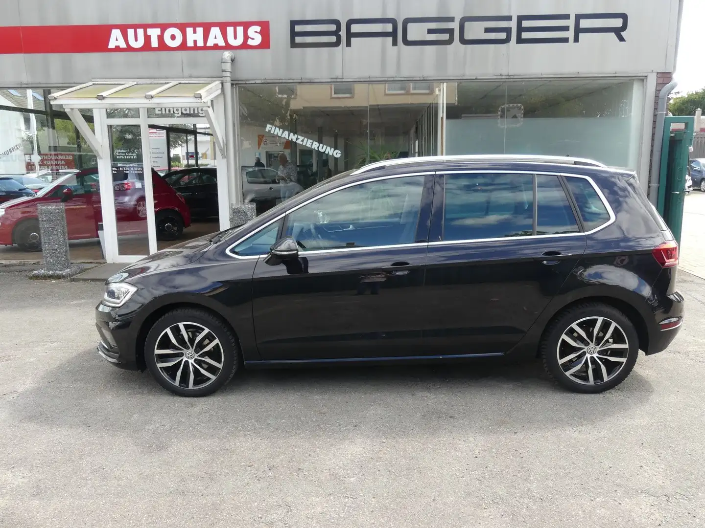 Volkswagen Golf Sportsvan VII Highline DSG Schwarz - 1
