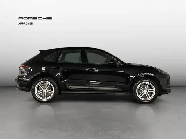 Porsche Macan view 6