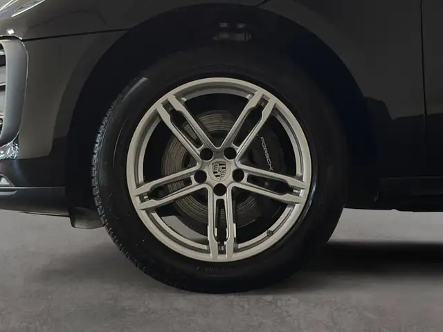 Porsche Macan view 9