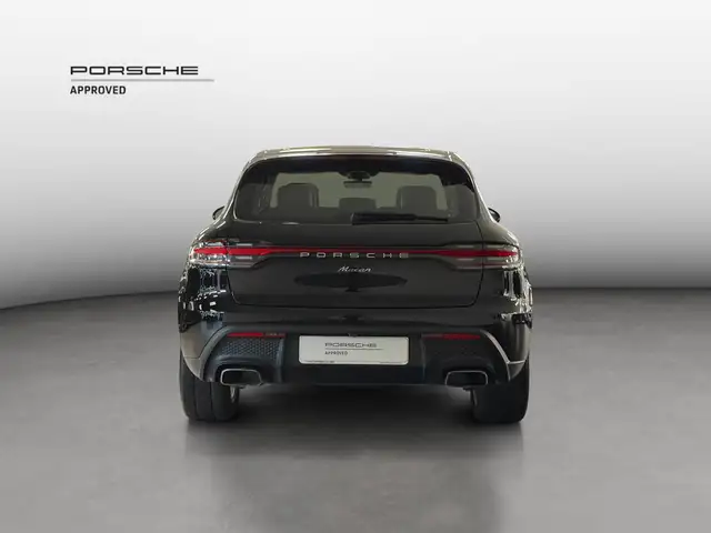 Porsche Macan view 4