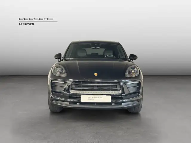 Porsche Macan view 8