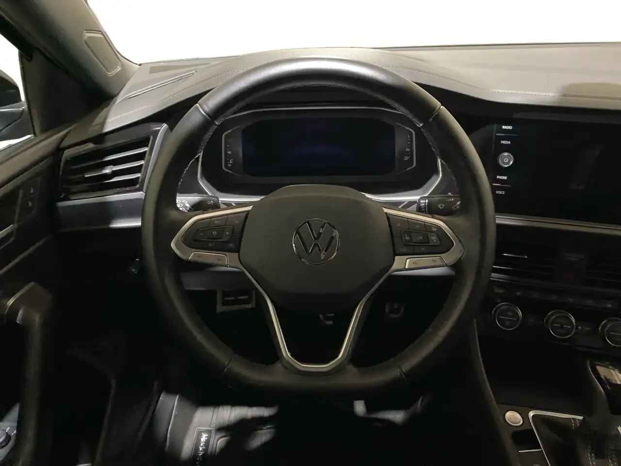 Volkswagen Jetta снимка Volkswagen Jetta