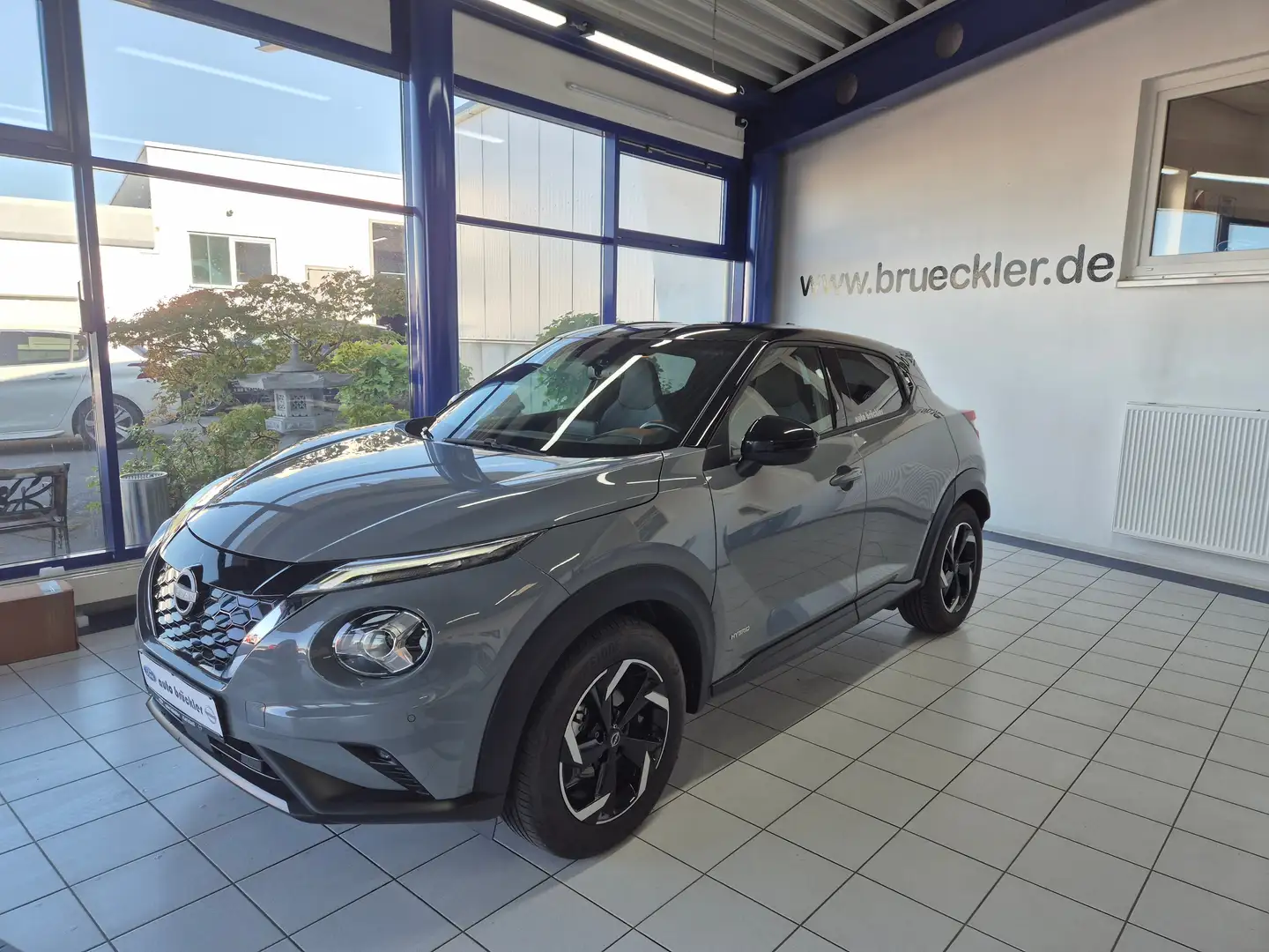 Nissan Juke 1.6 Hybrid 4AMT N-Connecta - LED - Winter Paket - Gris - 1