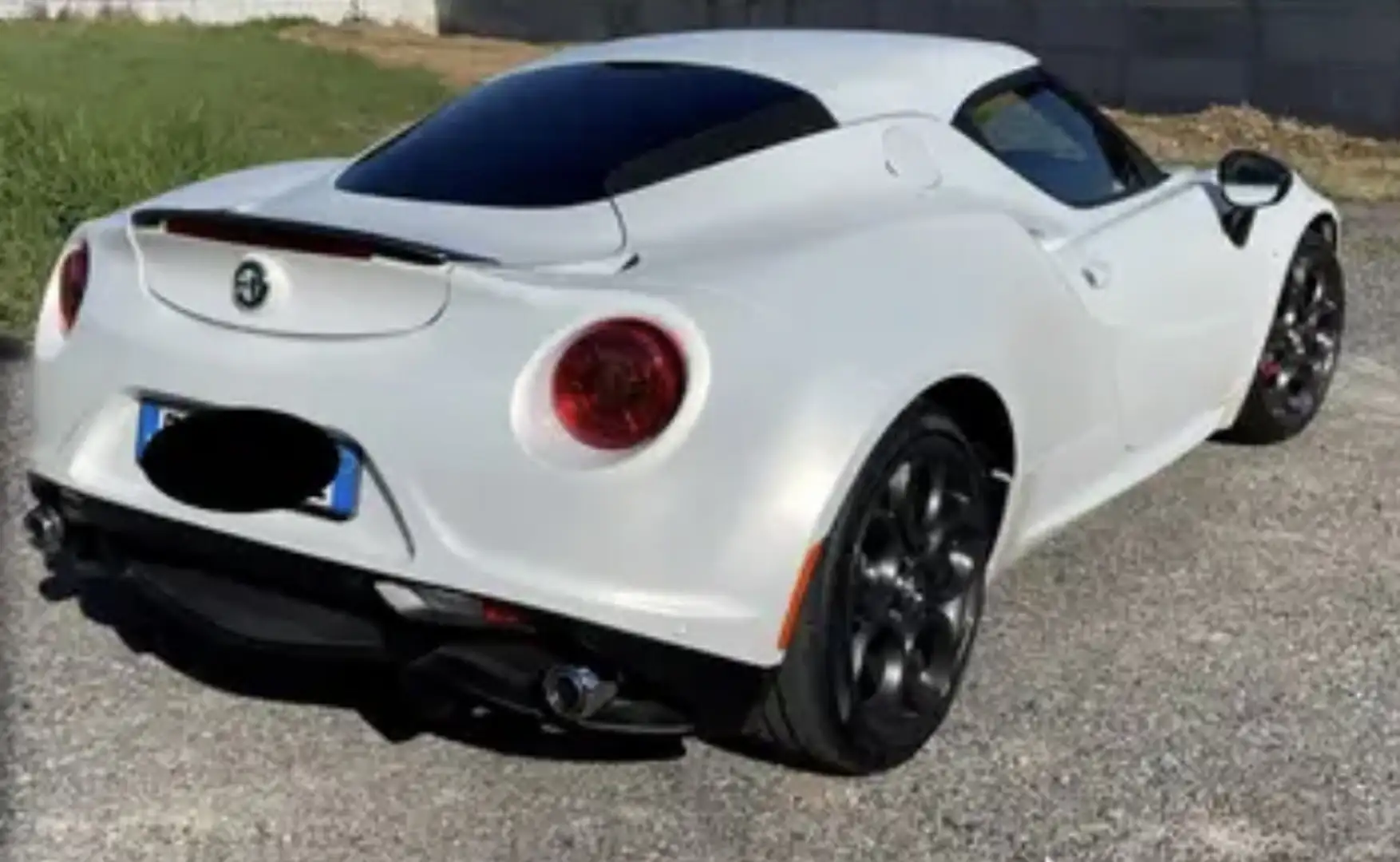 Alfa Romeo 4C Coupe 1750 tbi 240cv tct Launch - 2