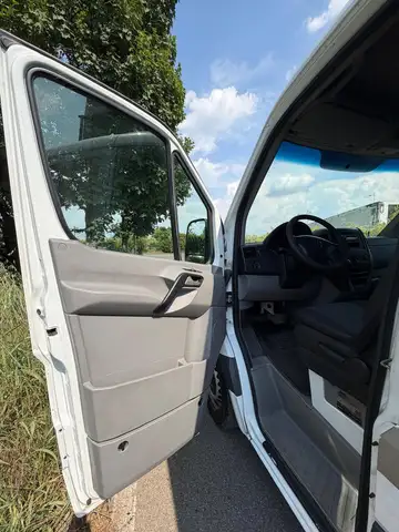 Mercedes-Benz Sprinter view 15