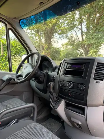 Mercedes-Benz Sprinter view 8
