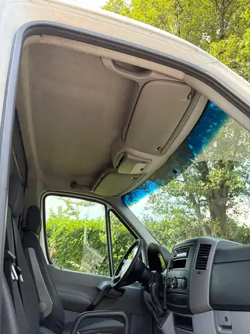 Mercedes-Benz Sprinter view 9