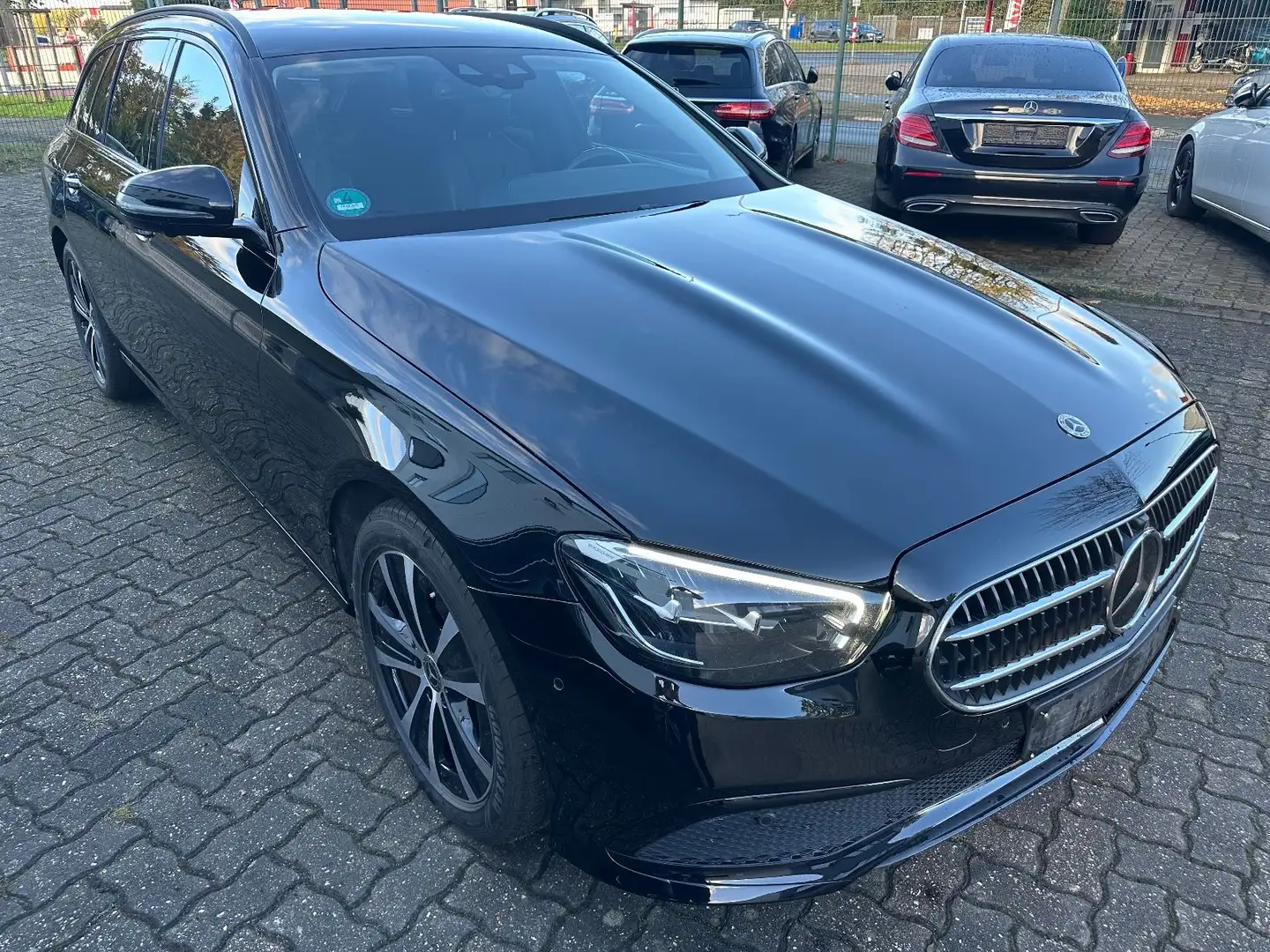 Mercedes-Benz E 300 de T 9G Avantgarde Distro 360° KeyGo Night Schwarz - 2