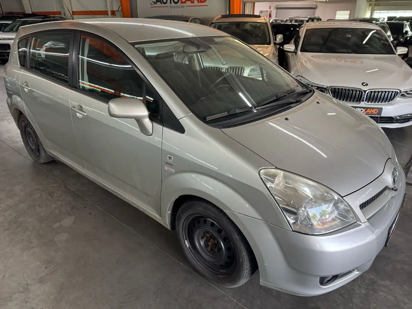 Toyota Corolla Verso 1.8 Executive*AUTOMATIK PROBLEM* srebrna - 1
