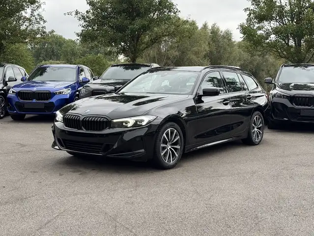 BMW 318 iA Touring Advantage / WIDESCREEN / CAM / CARPLAY / VERW ZETEL / SPORTZETEL ++