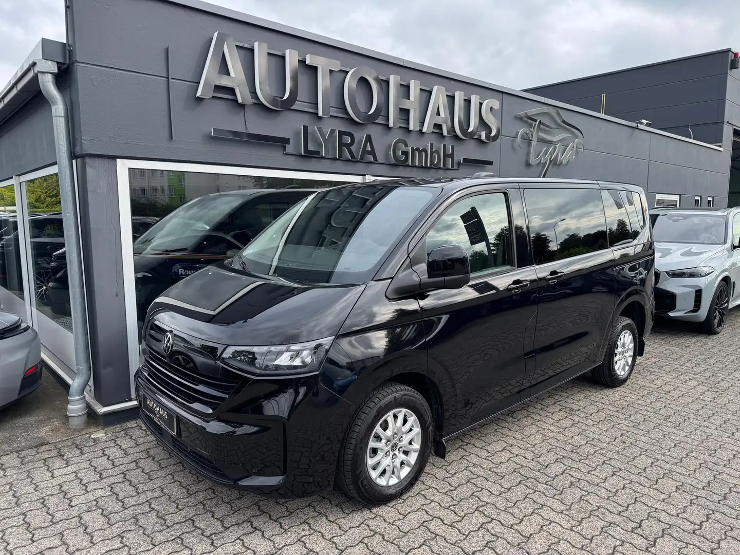 Volkswagen T7 Caravelle 2.0 TDI DSG 4 Motion*LED*NAVI*KAM* Noir - 2