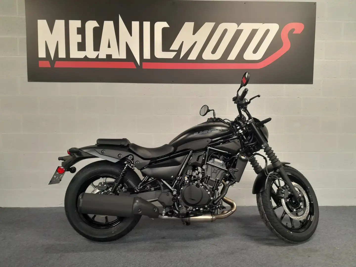 Kawasaki Eliminator 500 SE ABS E5+ DEPART IMMEDIAT FAIBLE KMS Noir - 1