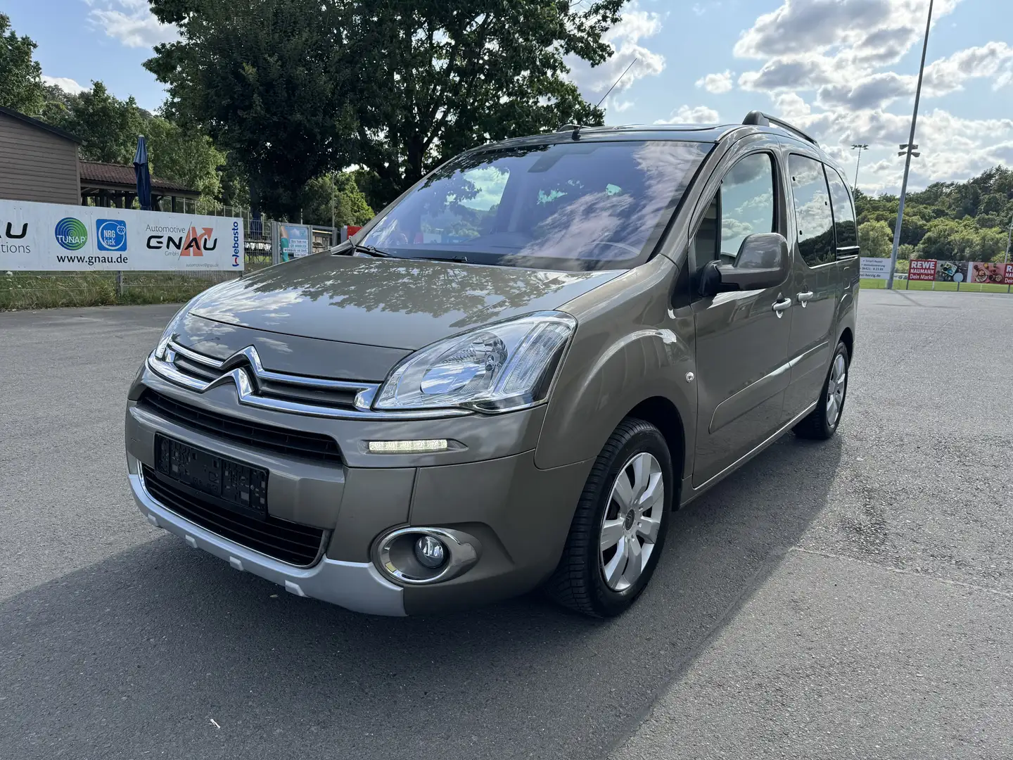 Citroen Berlingo 1.6 HDi Selection / Panorama-Dach / Klima Braun - 1