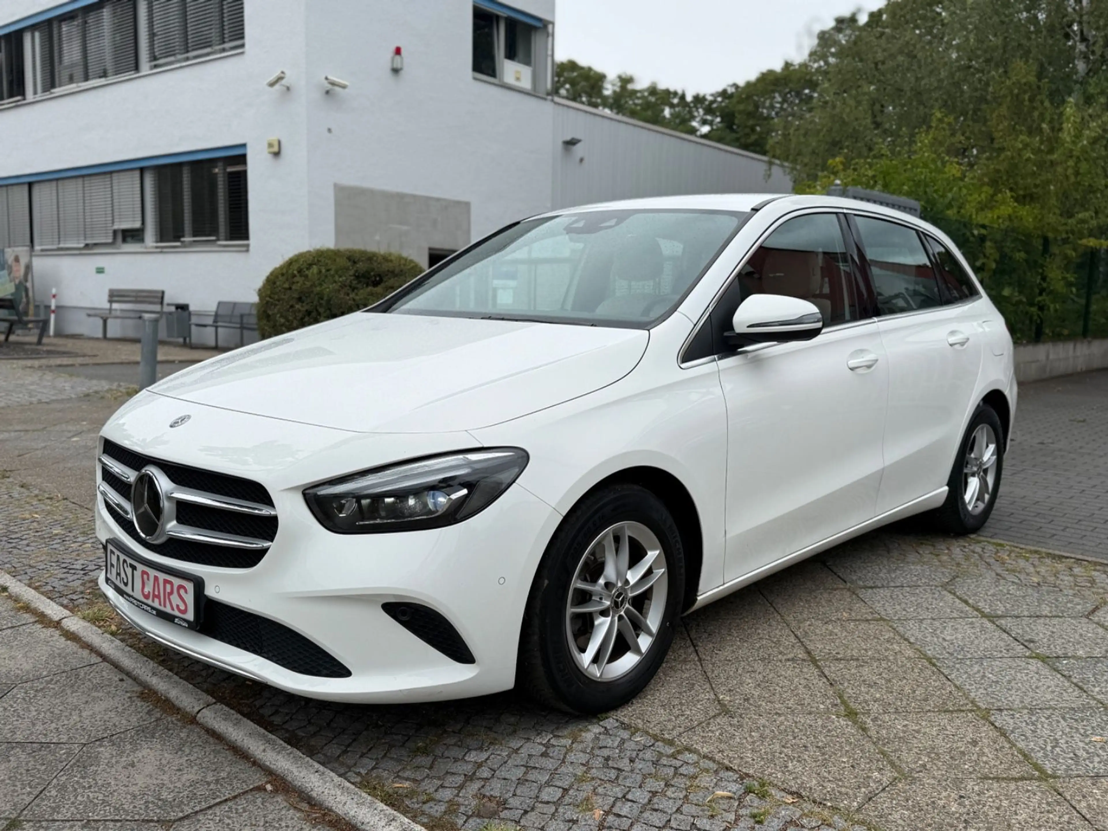 Mercedes-Benz B 200 Progressive ACC Leder NAV KAM Top Ausstattung! — photo 4