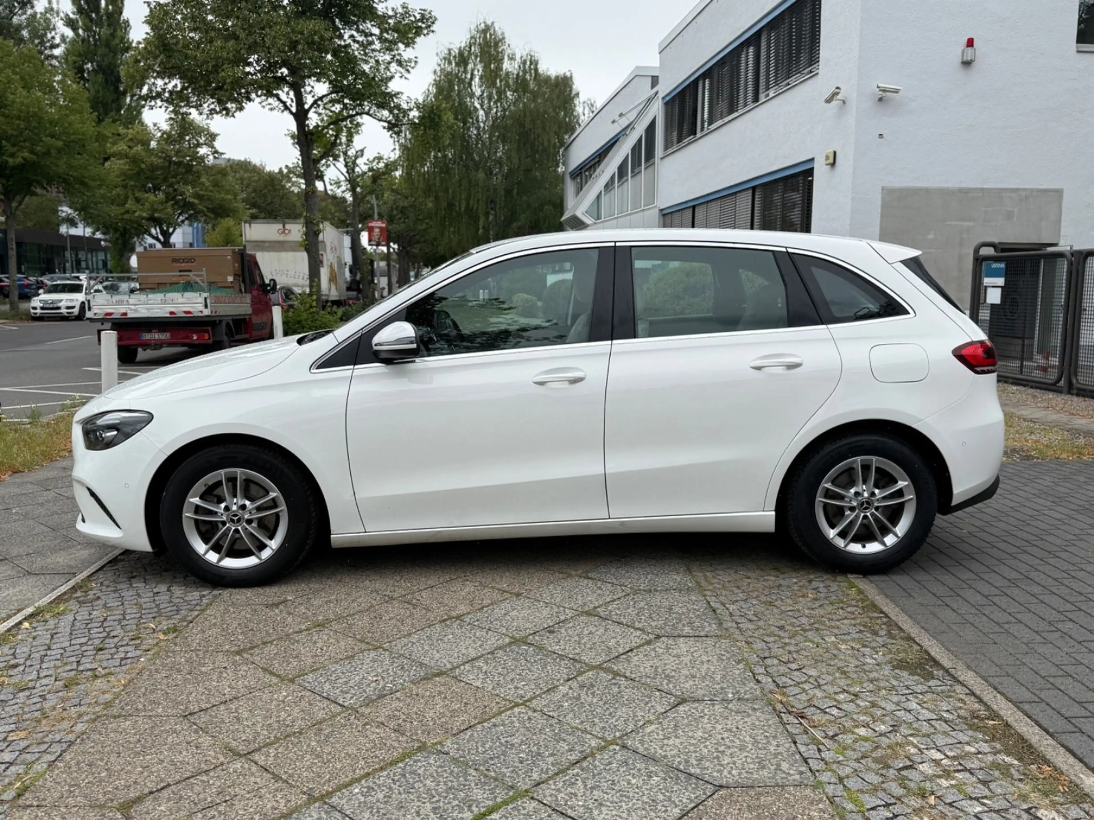 Mercedes-Benz B 200 Progressive ACC Leder NAV KAM Top Ausstattung! — photo 5