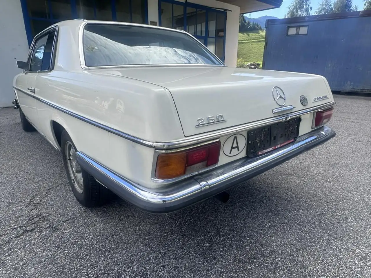 Mercedes-Benz 250 CE/8 Strich 8 Coupe /8 W114 Lenkradautom. 1.Serie, foto 6