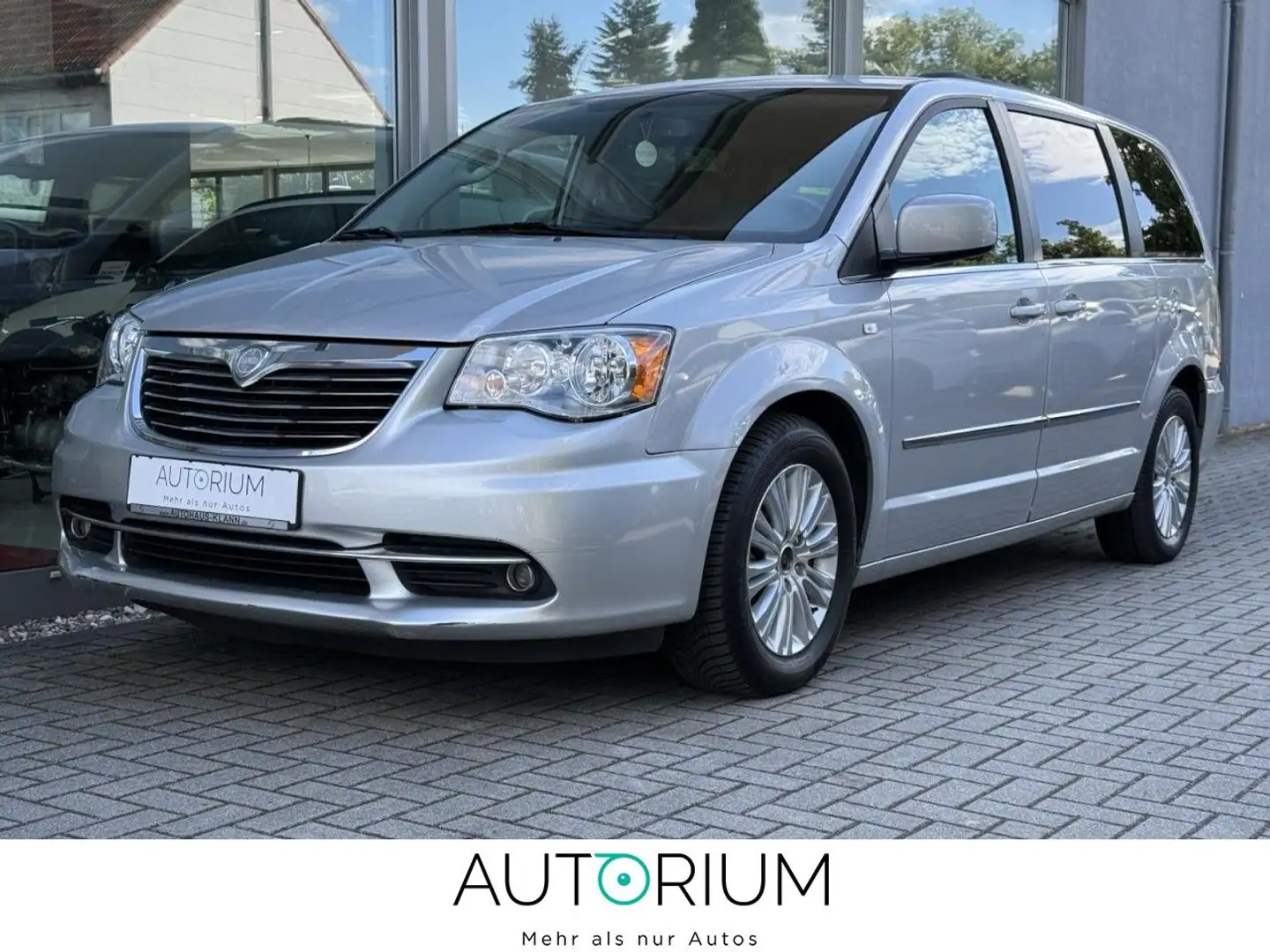 Lancia Voyager Gold 7 SITZ. AUTOMATIK LEDER SZHZG LM Silber - 1