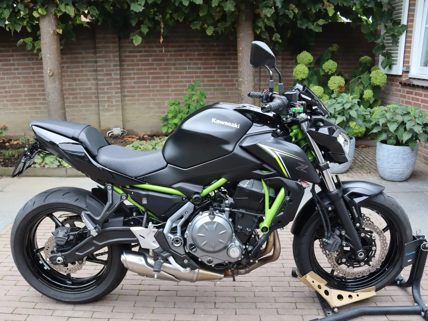 Kawasaki Z 650 Lage KM-stand! Zwart - 2
