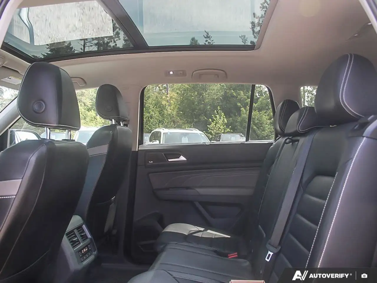 Volkswagen Atlas снимка Volkswagen Atlas