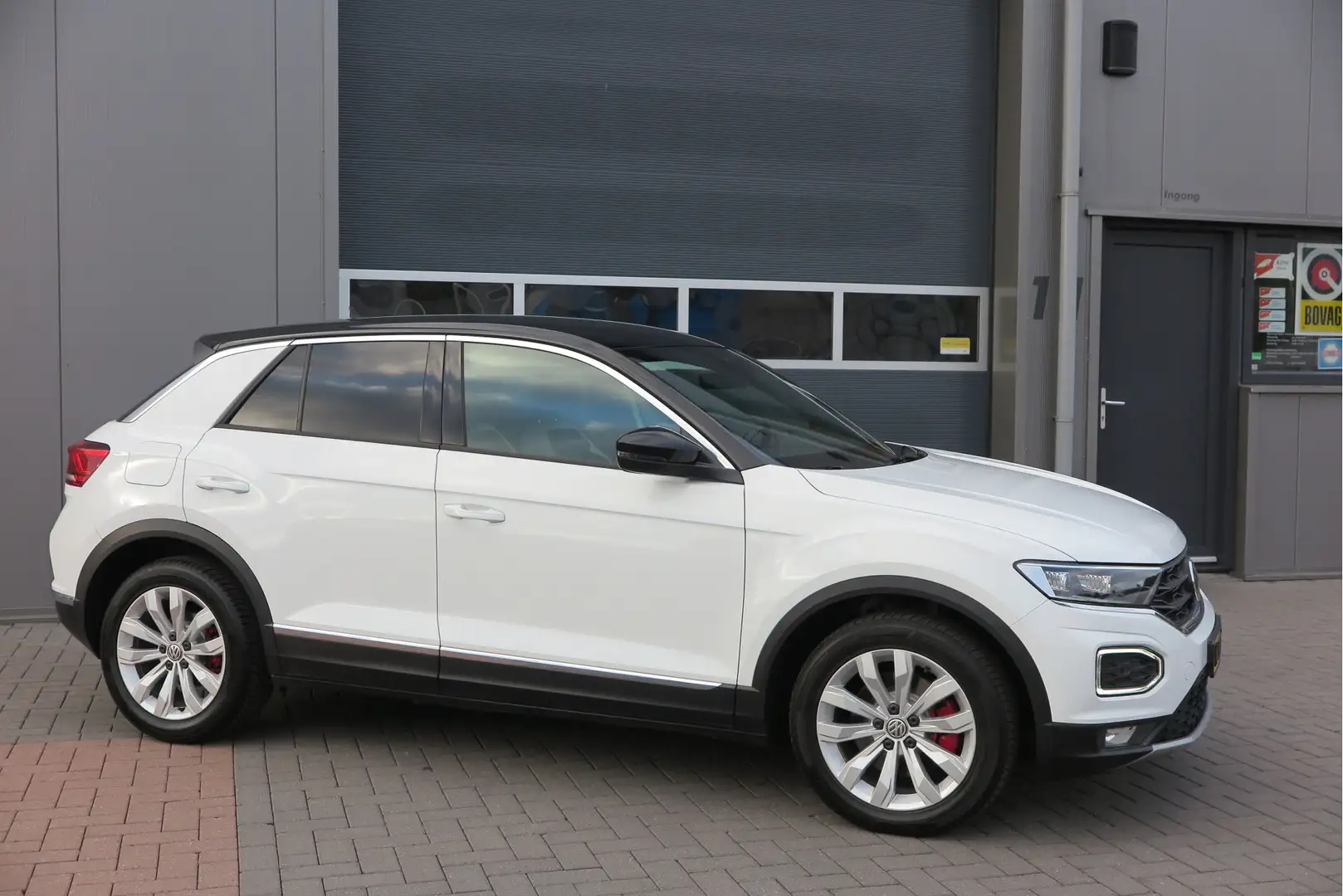 Volkswagen T-Roc 2.0 TSI 190pk DSG 4Motion Sport , Virtual cockpit Bianco - 2