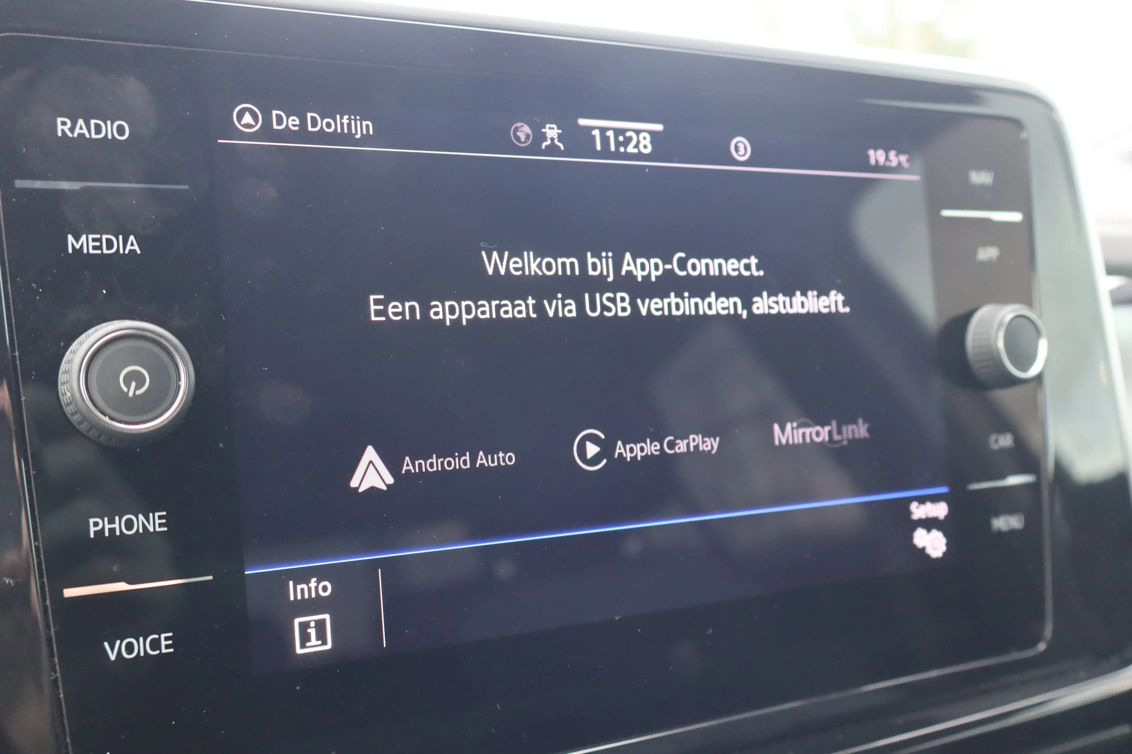 Volkswagen T-Roc 1.0 TSI R-Line Business+ 110PK | Achteruitrijcamer — photo 9