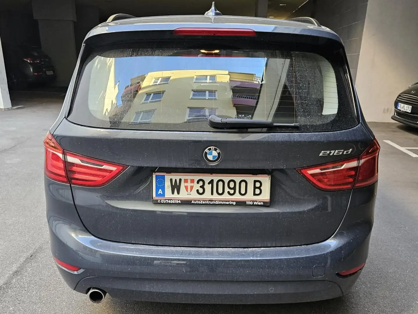 BMW 216 216d Gran Tourer Advantage Aut. Grijs - 2