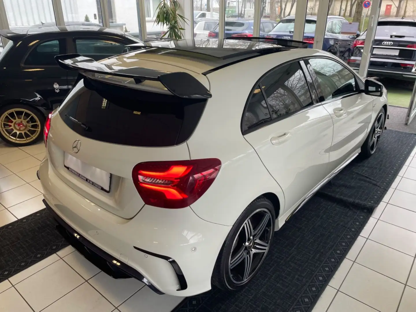 Mercedes-Benz A 45 AMG 4M*Night Paket*Perfor*Panorama*AGA*DCT* Wit - 2