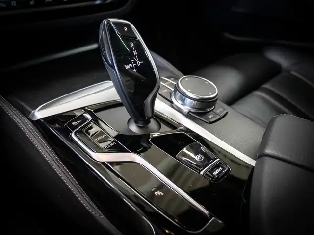 BMW 5 Series view 22