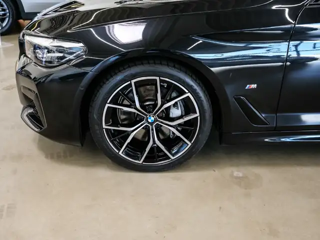 BMW 5 Series view 7