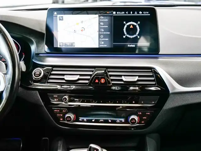 BMW 5 Series view 13