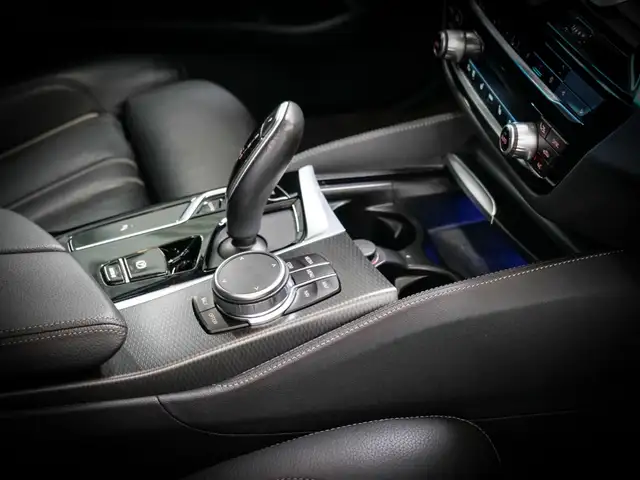 BMW 5 Series view 19