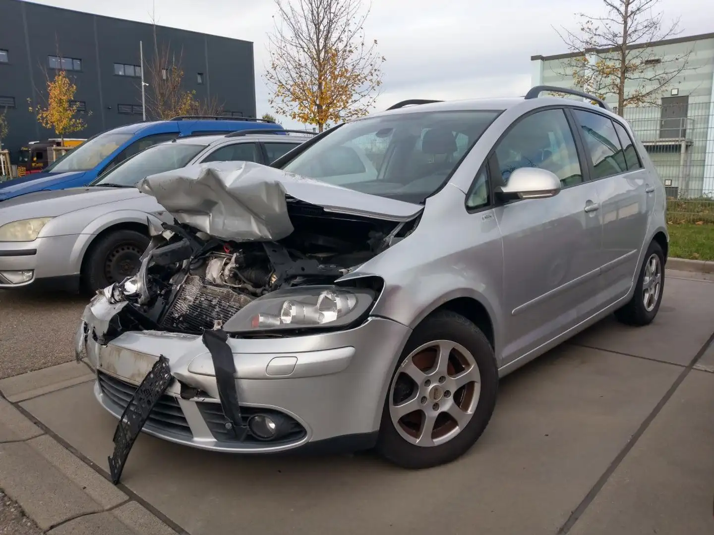 Volkswagen Golf Plus 1,4 TSI United AHK Sitzheizung Tempomat Silber - 2