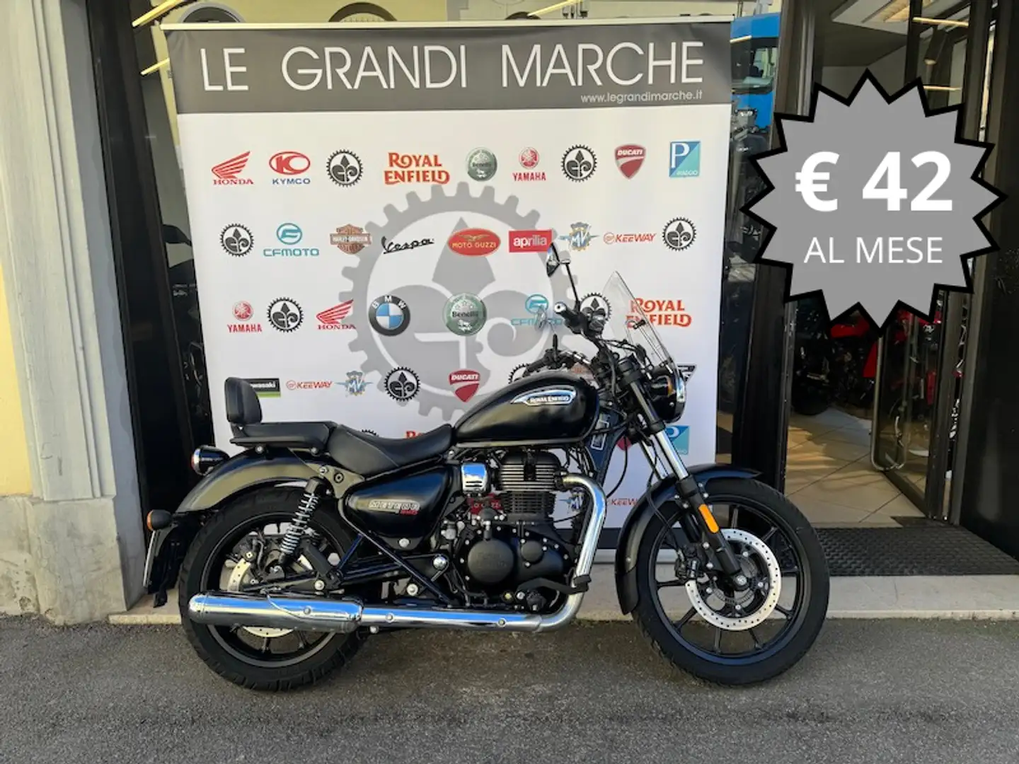 Royal Enfield Meteor 350 Stellar Black - 1