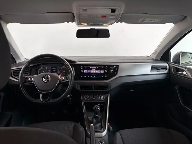 Volkswagen Polo view 3
