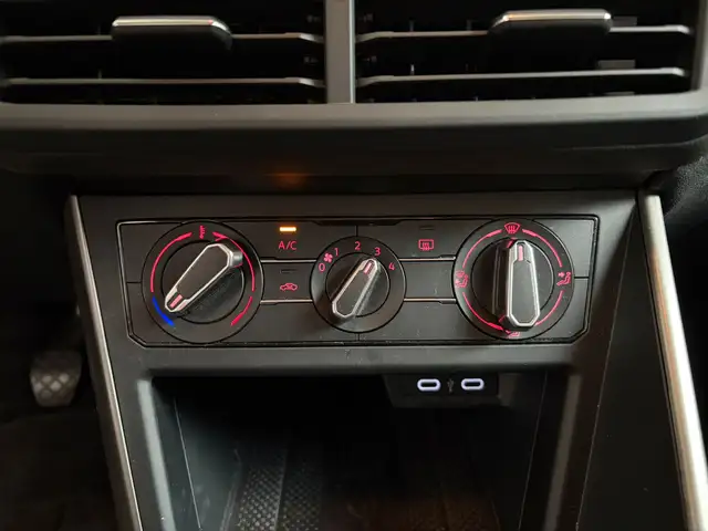 Volkswagen Polo view 15