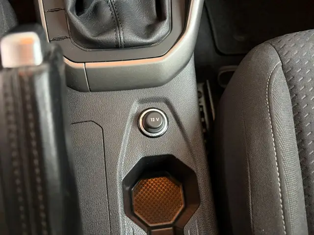 Volkswagen Polo view 5