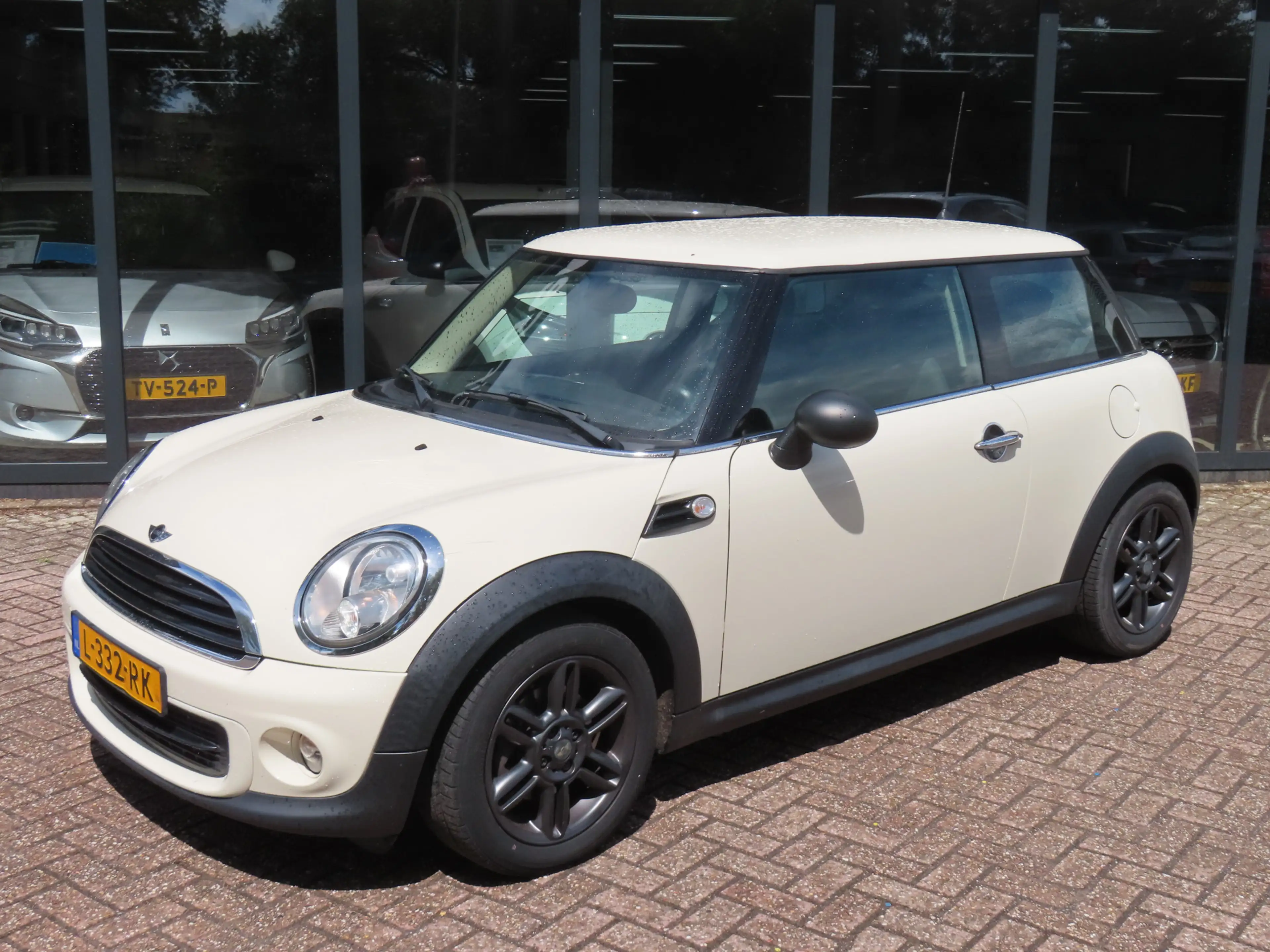MINI One Mini 1.6 Business Line*Airco* — photo 2