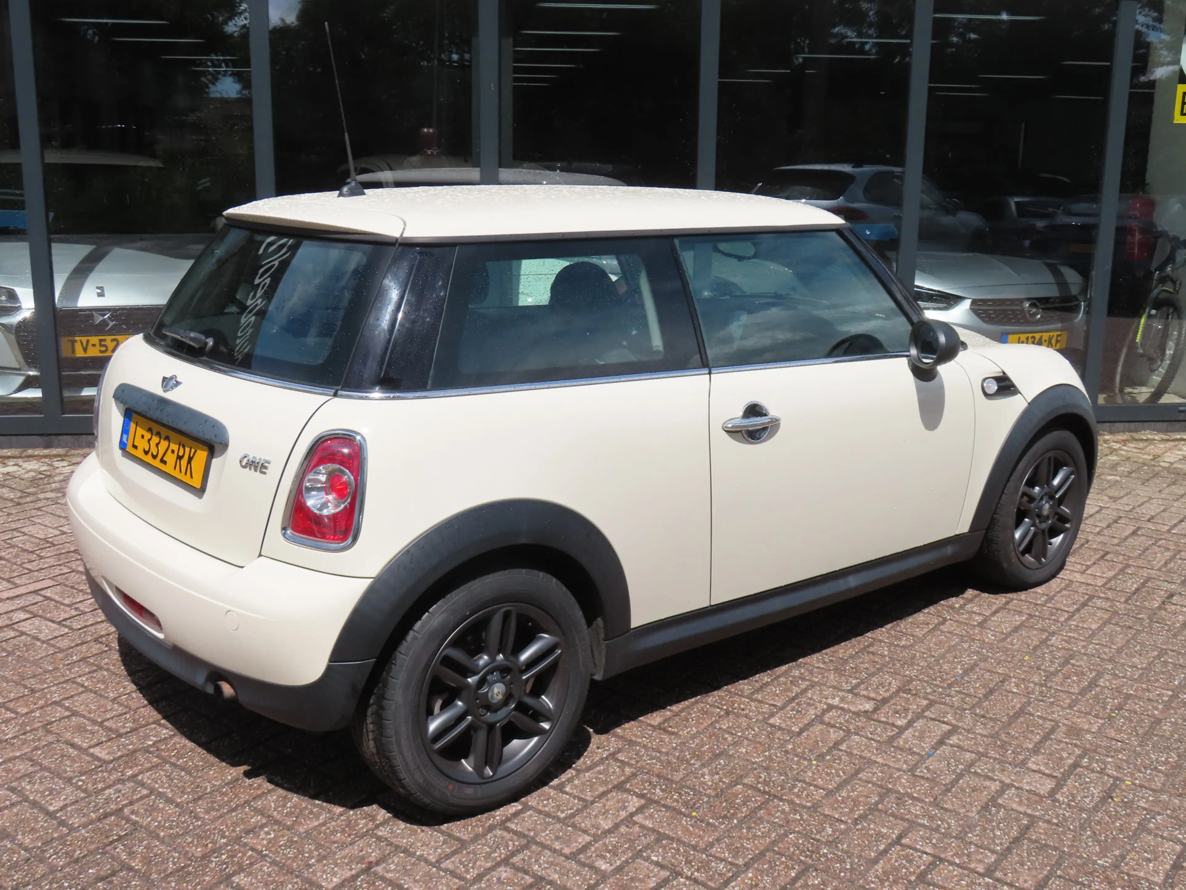 MINI One Mini 1.6 Business Line*Airco* — photo 10