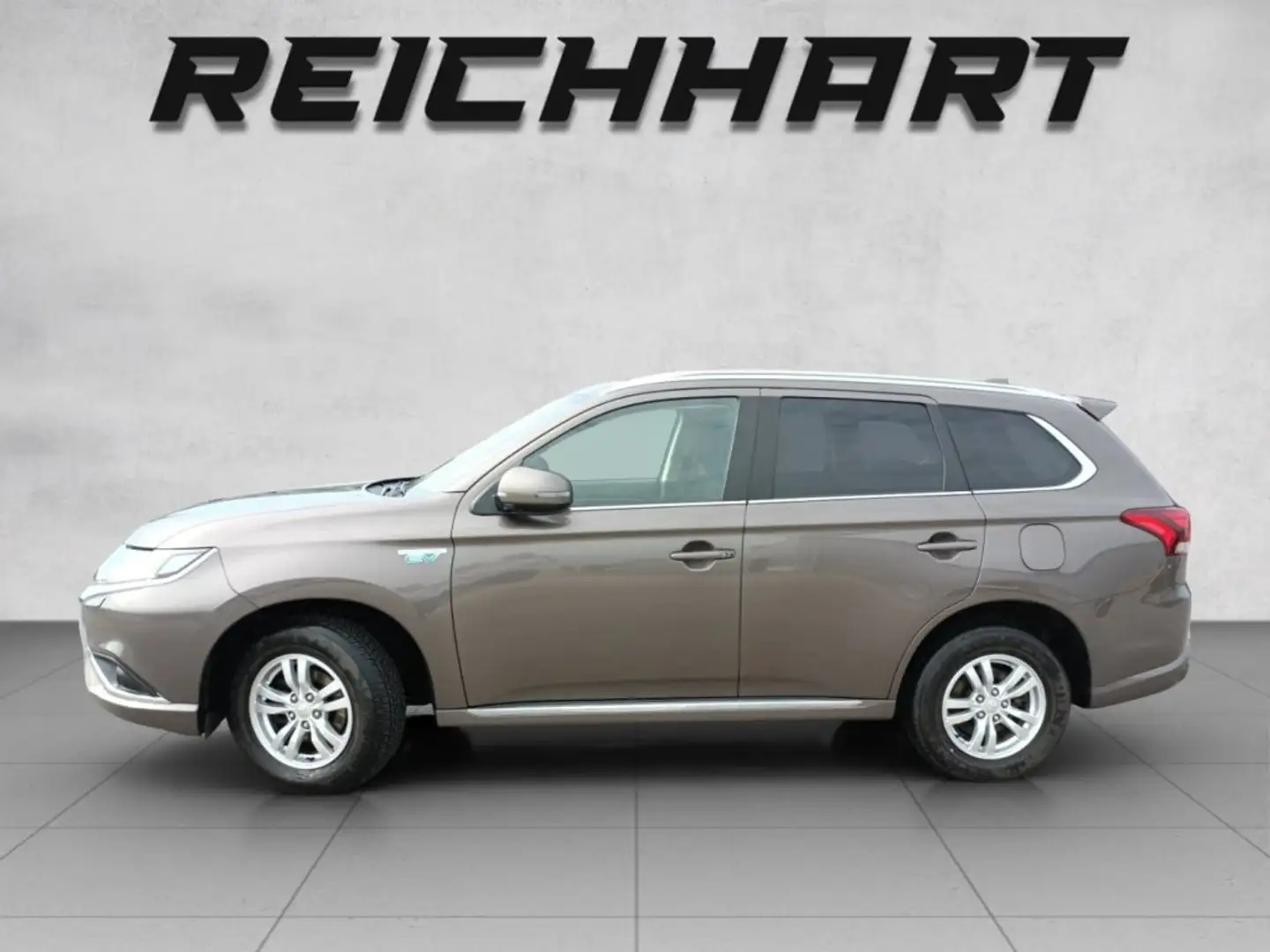 Mitsubishi Outlander PHEV - 2