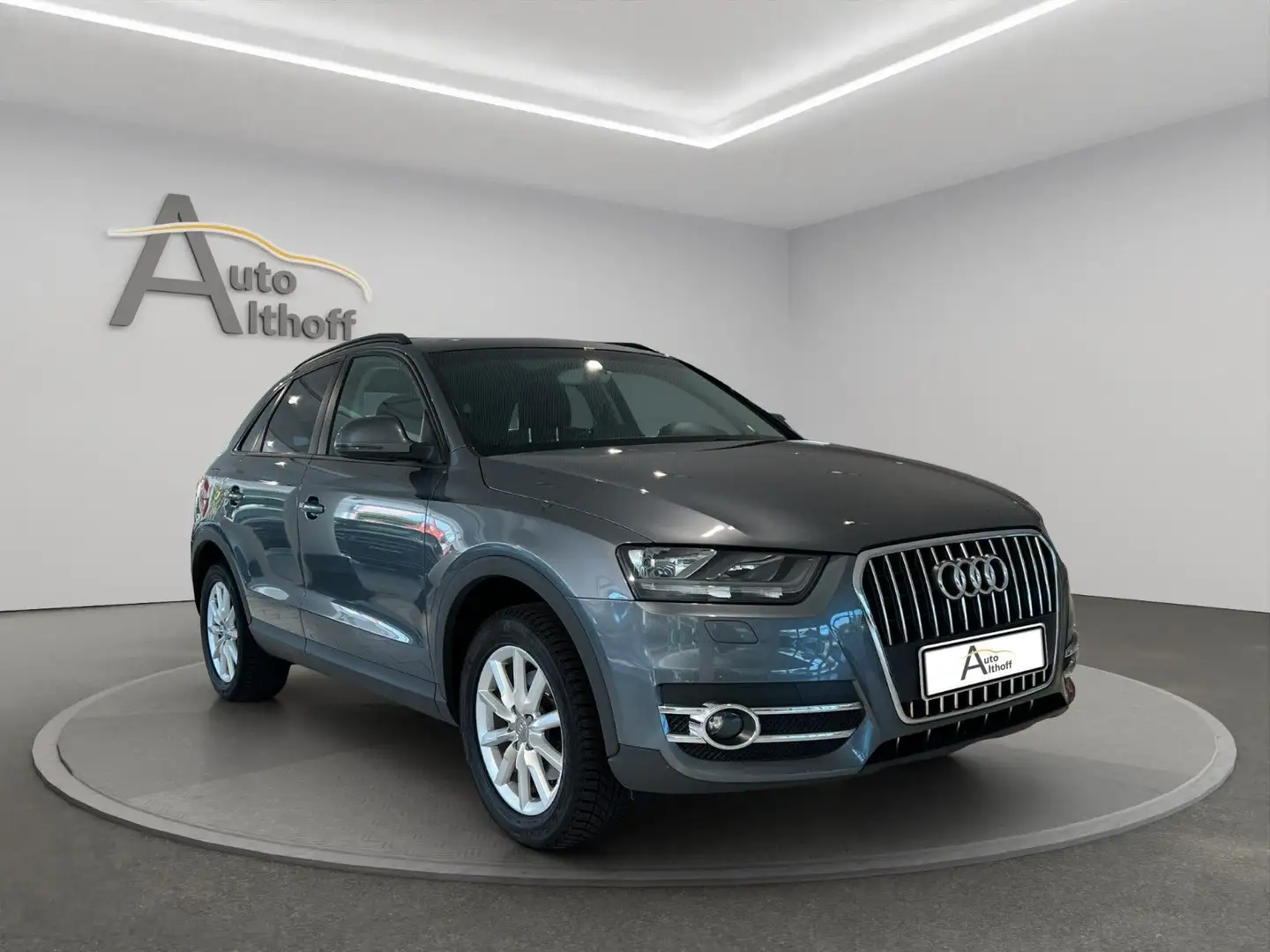 Audi Q3 1.4 TFSI AHK KLIMA SHZ PDC KEYLESS Gris - 1