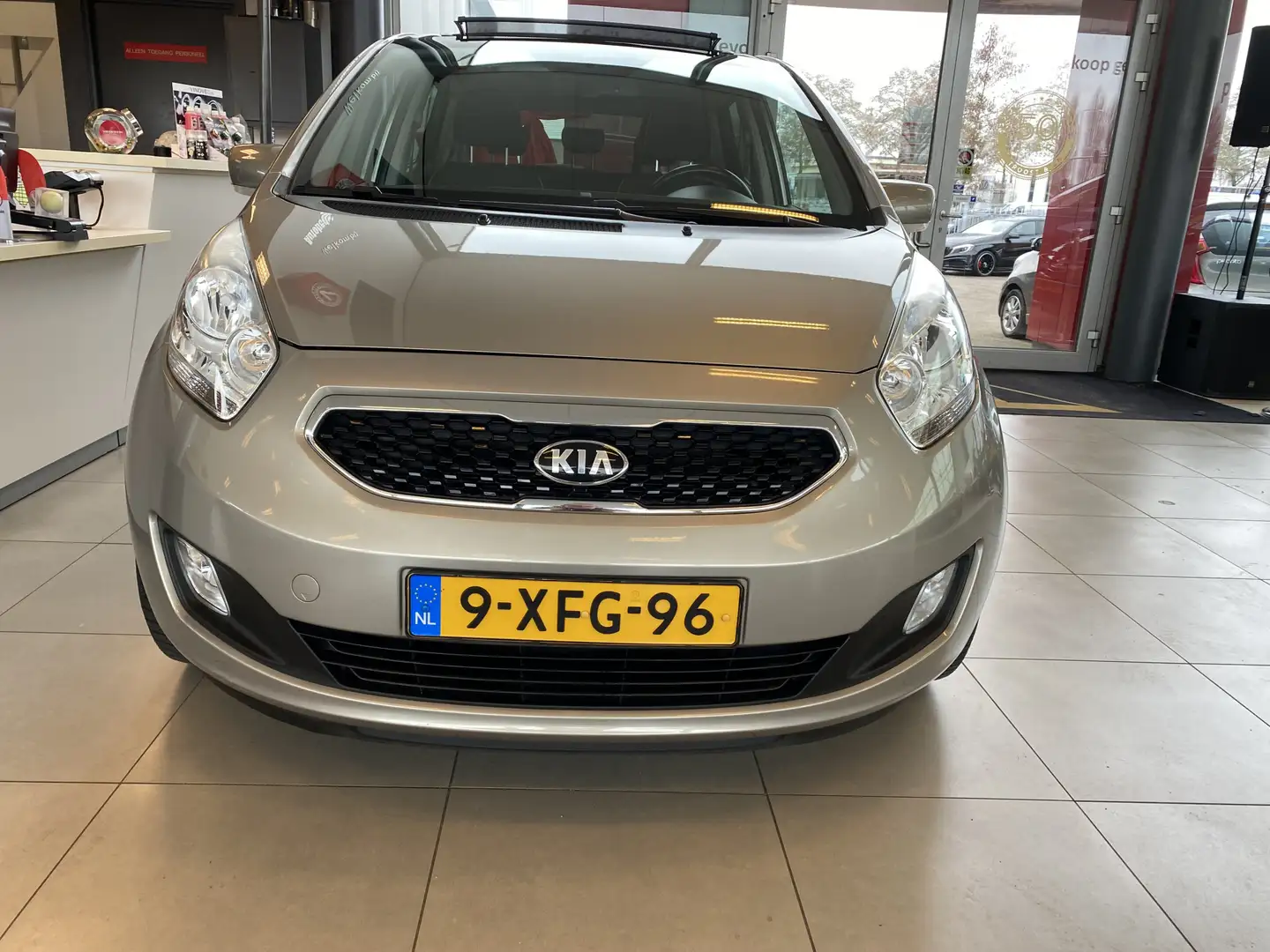 Kia Venga 1.4 CVVT World Cup Edition,Panoramadak,Navigatie,A Gris - 2