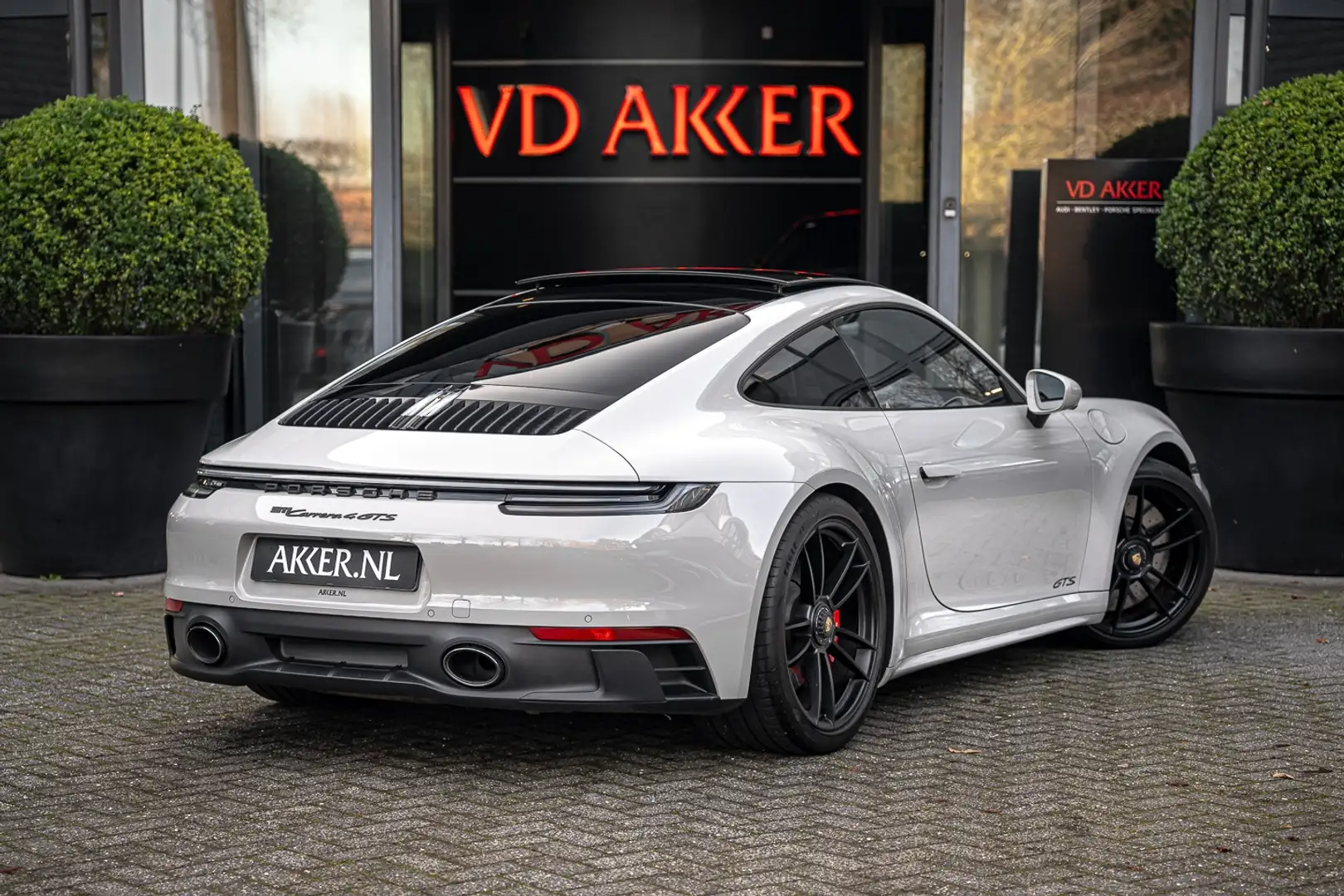 Porsche 992 992 Carrera 4 GTS | Lift | Glas Dak | 4WSturing | Grau - 2