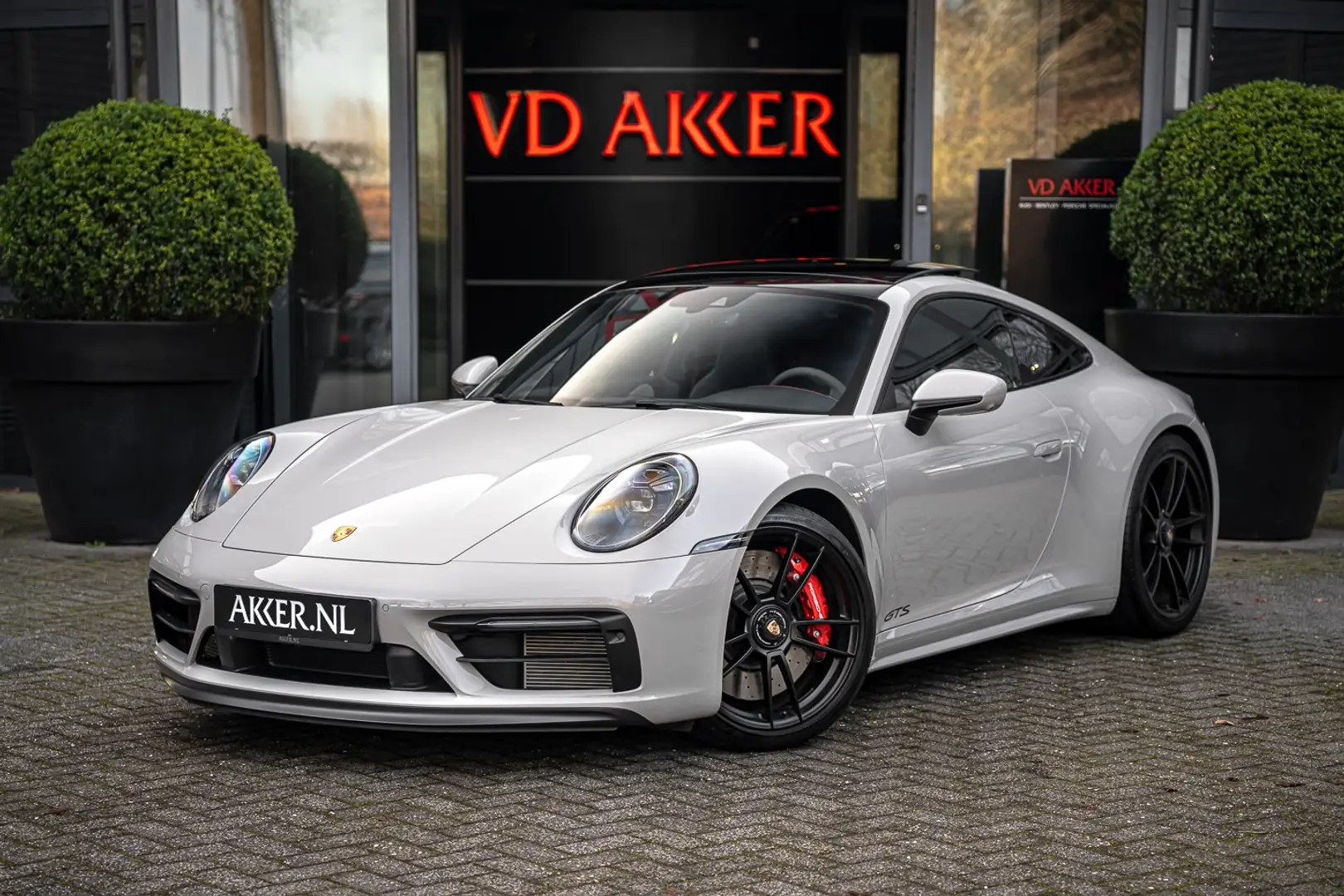 Porsche 992 992 Carrera 4 GTS | Lift | Glas Dak | 4WSturing | Grau - 1