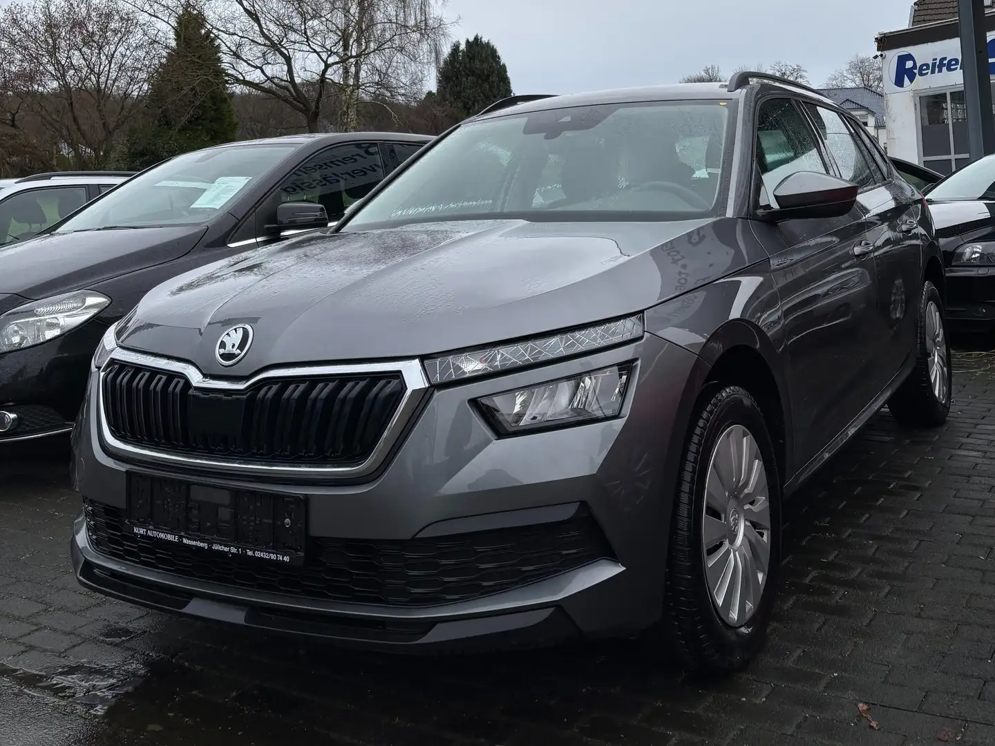 Skoda Kamiq Active Grau - 2
