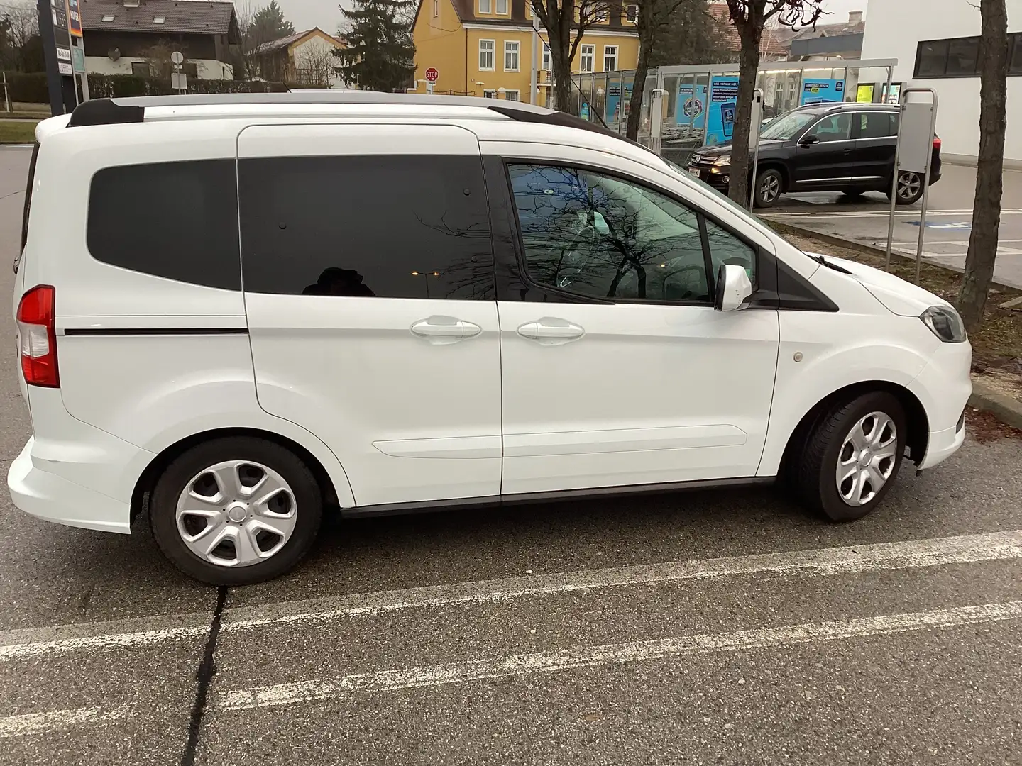 Ford Tourneo Courier Tourneo Courier 1,0 EcoBoost Trend Trend Weiß - 1